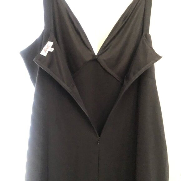 Black V Neck / Bra Cup Sexy Sleeveless Dress - Picture 6 of 7